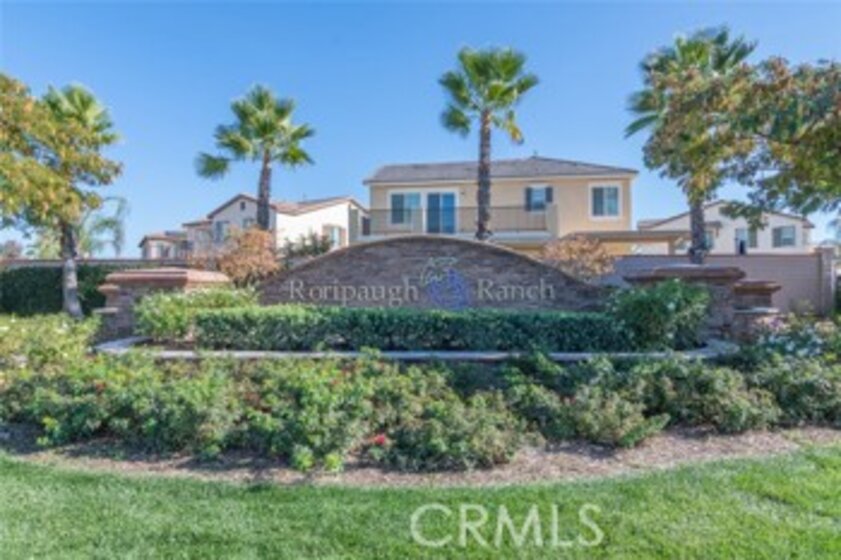 39181 Mountain Sky Circle Photo